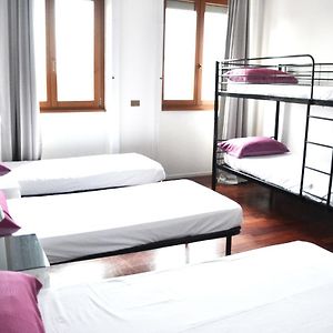 Gemenschappelijk Kamer Alleen voor Vrouwen